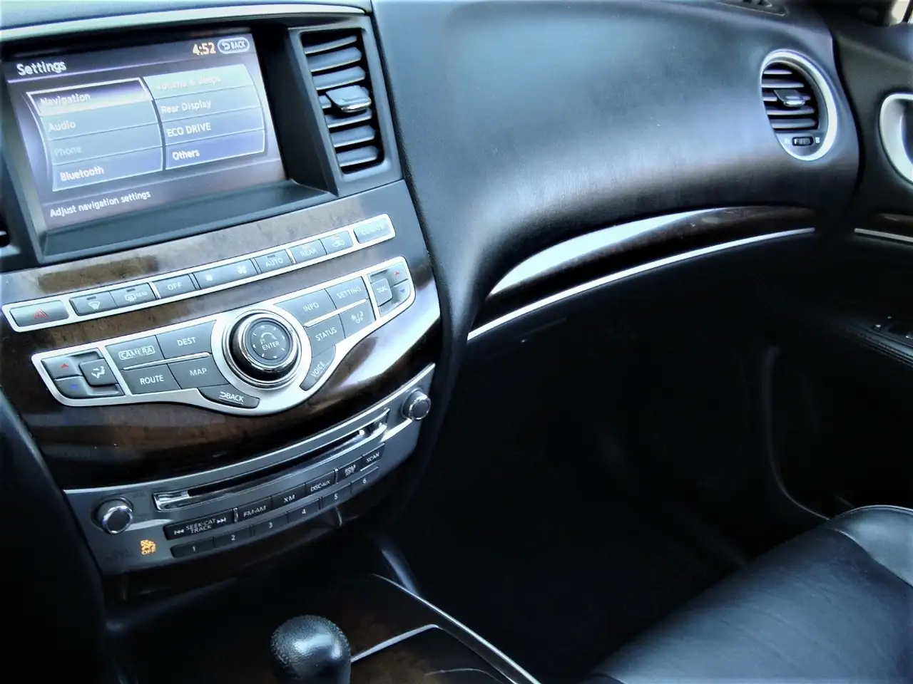 Infiniti QX60 снимка Infiniti QX60