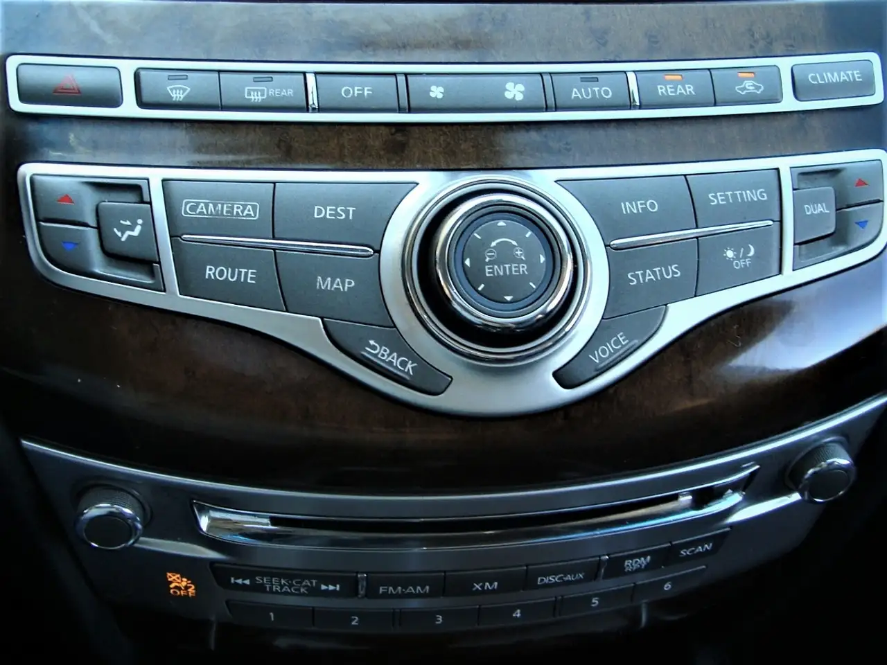 Infiniti QX60 снимка Infiniti QX60