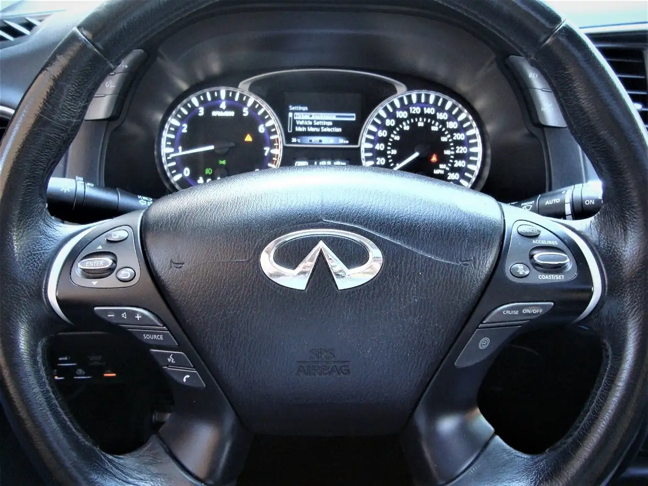 Infiniti QX60 снимка Infiniti QX60