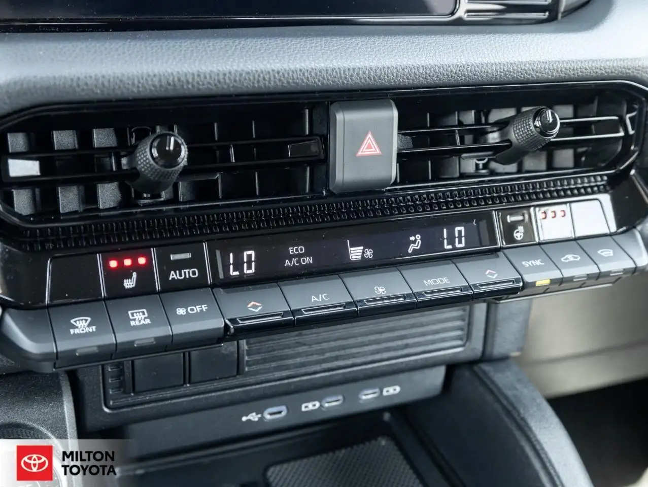 Toyota Land Cruiser снимка Toyota Land Cruiser