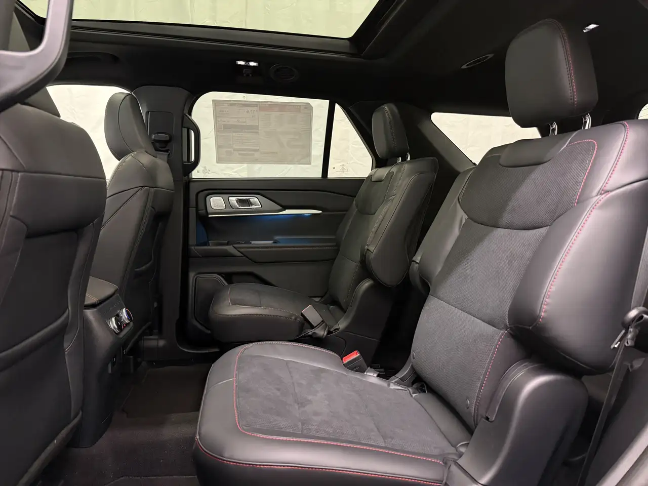 Ford Explorer photo Ford Explorer