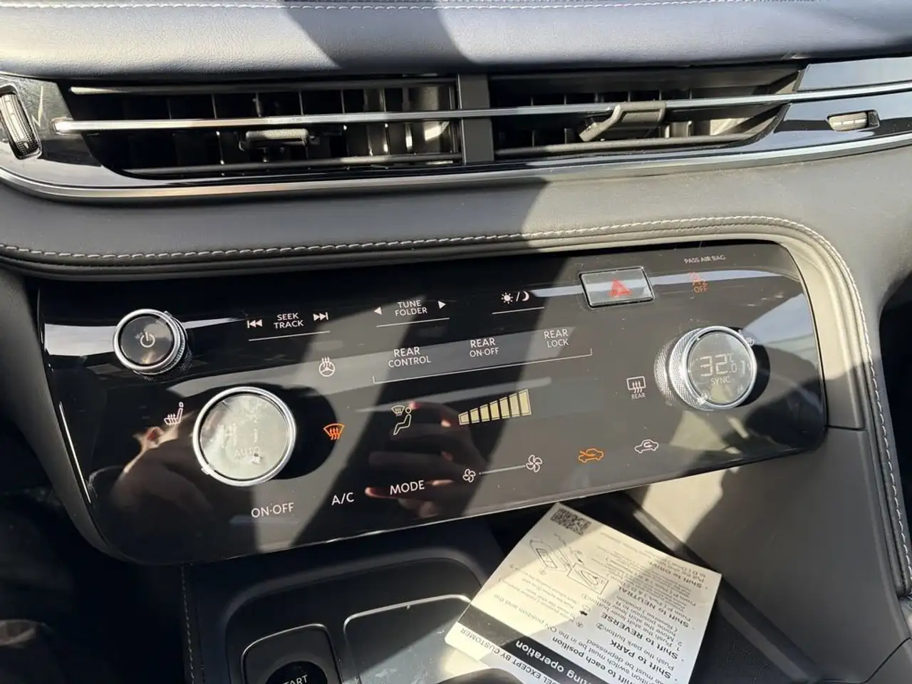 Infiniti QX60 снимка Infiniti QX60