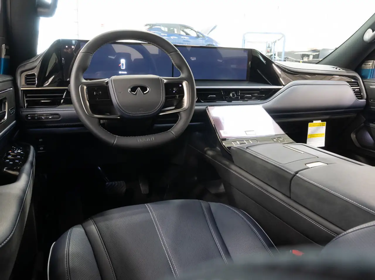 Infiniti QX80 снимка Infiniti QX80