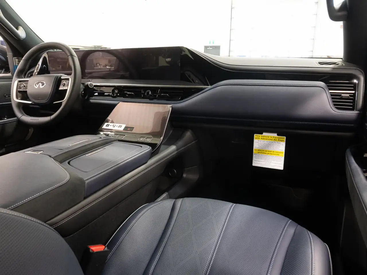 Infiniti QX80 снимка Infiniti QX80