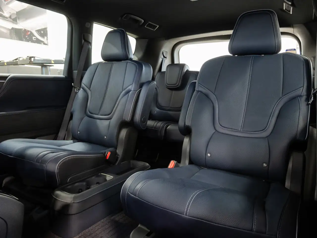 Infiniti QX80 снимка Infiniti QX80