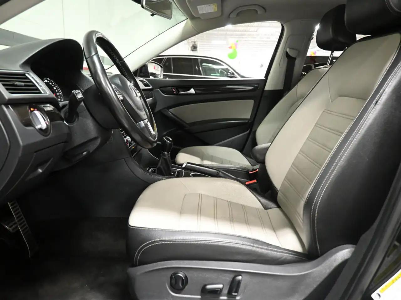 Volkswagen Passat photo Volkswagen Passat