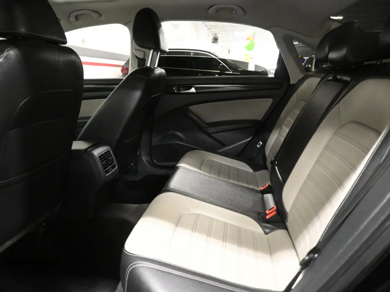 Volkswagen Passat photo Volkswagen Passat