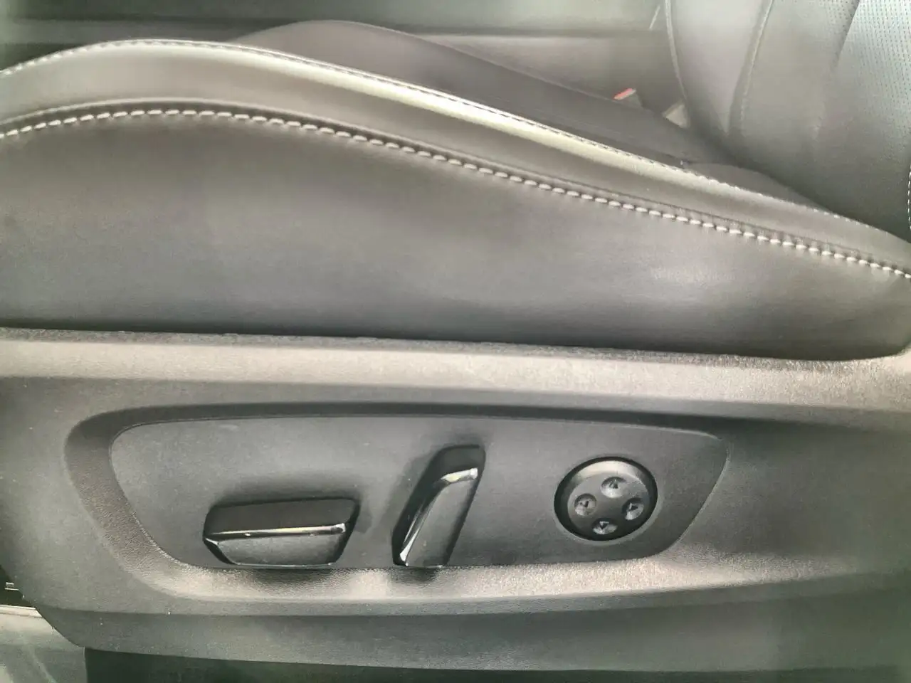 Infiniti QX60 снимка Infiniti QX60