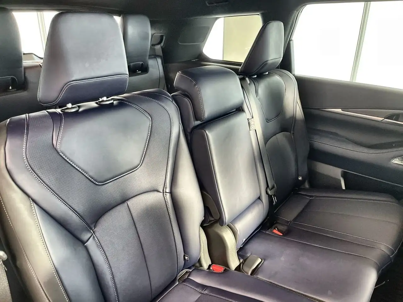 Infiniti QX60 снимка Infiniti QX60