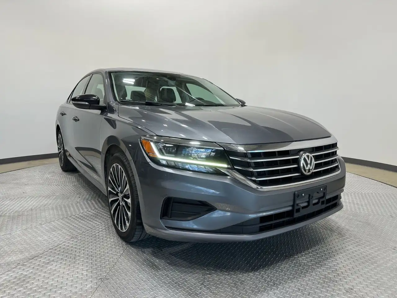 Volkswagen Passat снимка Volkswagen Passat