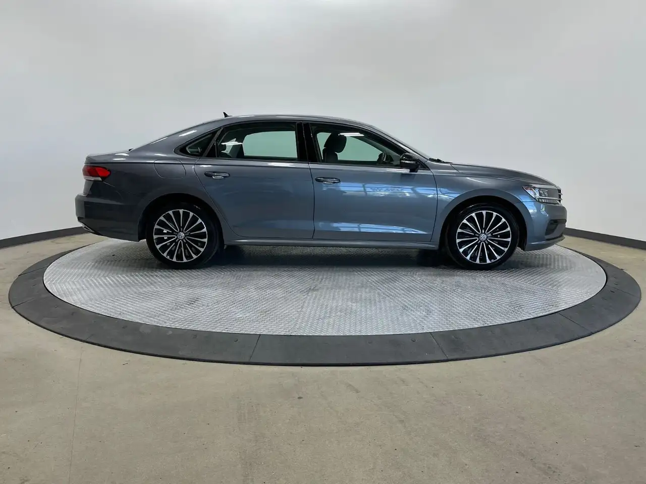Volkswagen Passat снимка Volkswagen Passat
