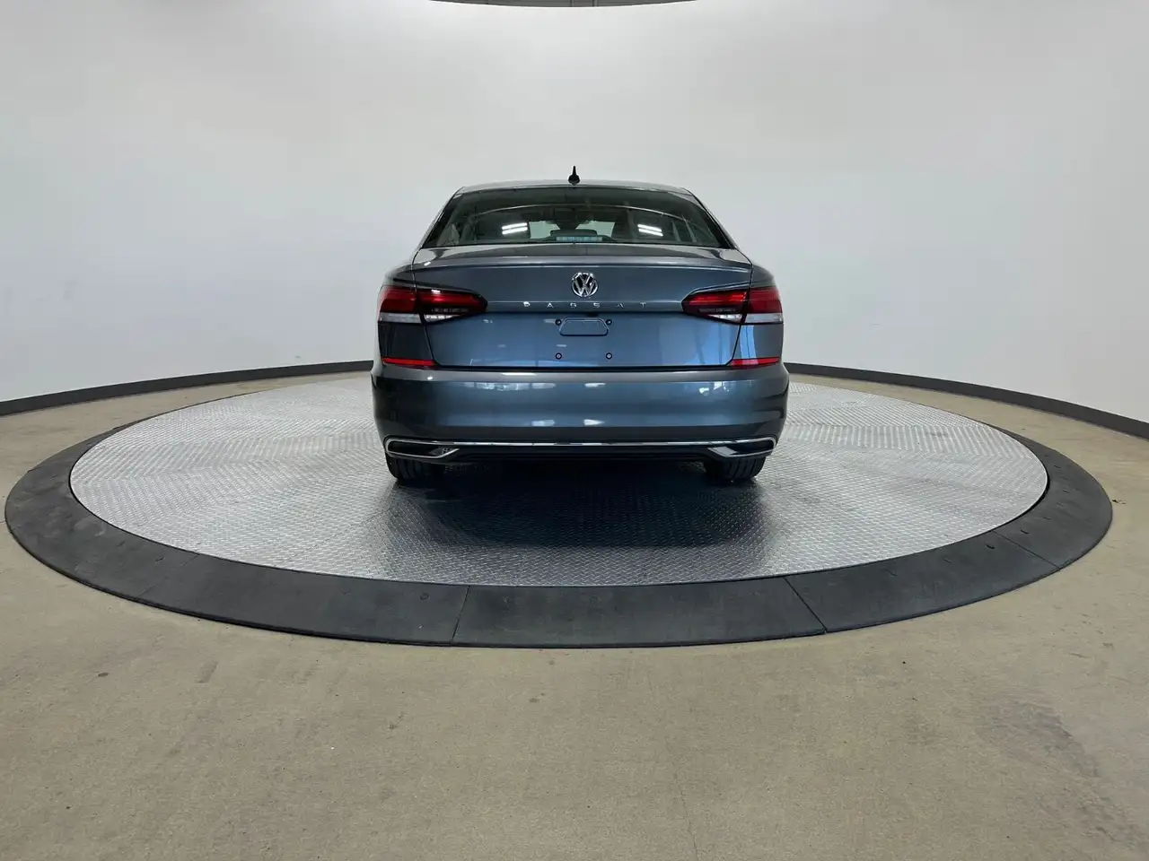 Volkswagen Passat снимка Volkswagen Passat