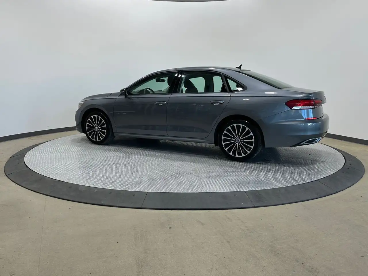 Volkswagen Passat снимка Volkswagen Passat