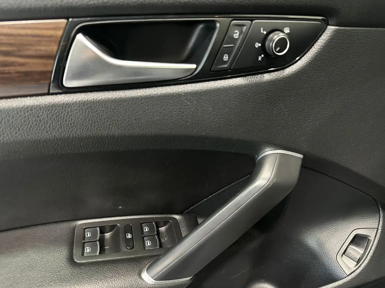 Volkswagen Passat снимка Volkswagen Passat