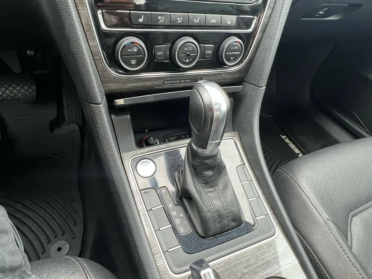 Volkswagen Passat снимка Volkswagen Passat