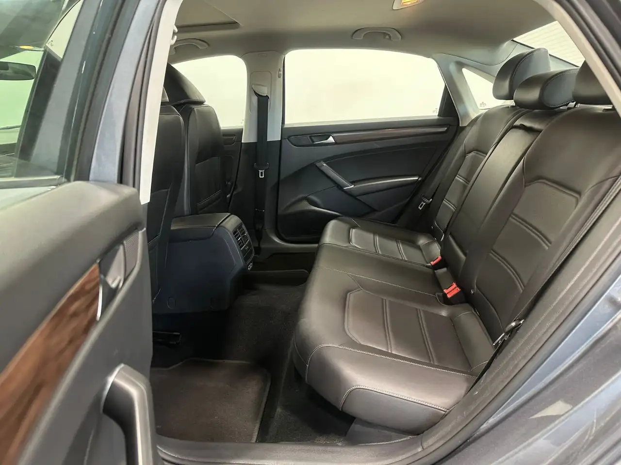 Volkswagen Passat снимка Volkswagen Passat