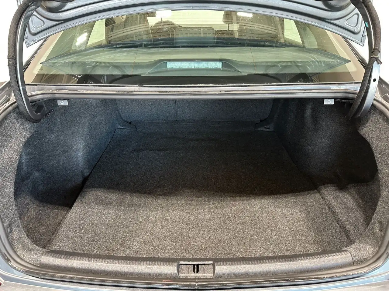 Volkswagen Passat снимка Volkswagen Passat