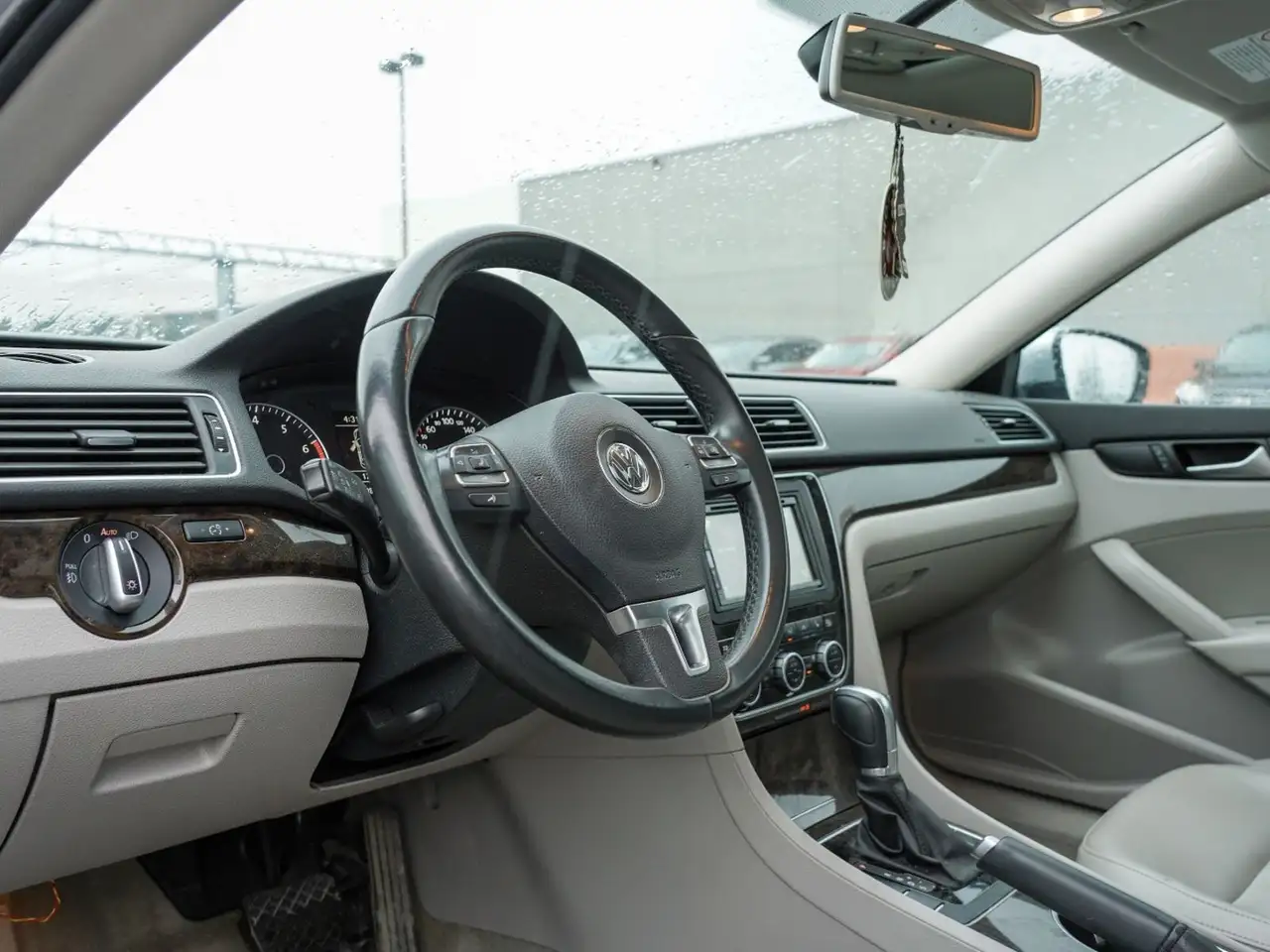 Volkswagen Passat photo Volkswagen Passat