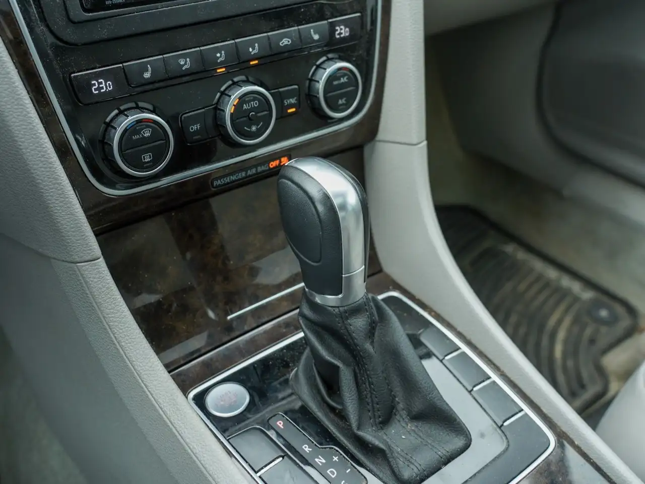 Volkswagen Passat photo Volkswagen Passat