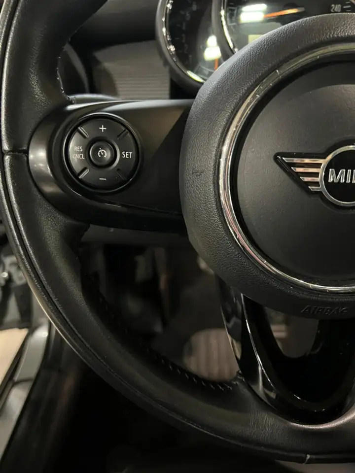 MINI 5 Door photo MINI 5 Door