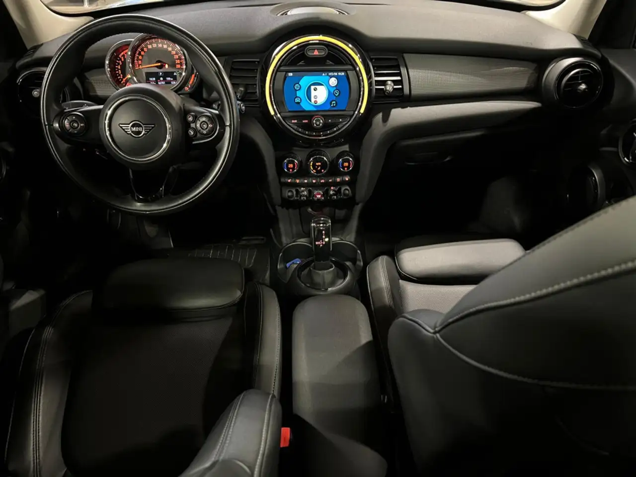 MINI 5 Door photo MINI 5 Door