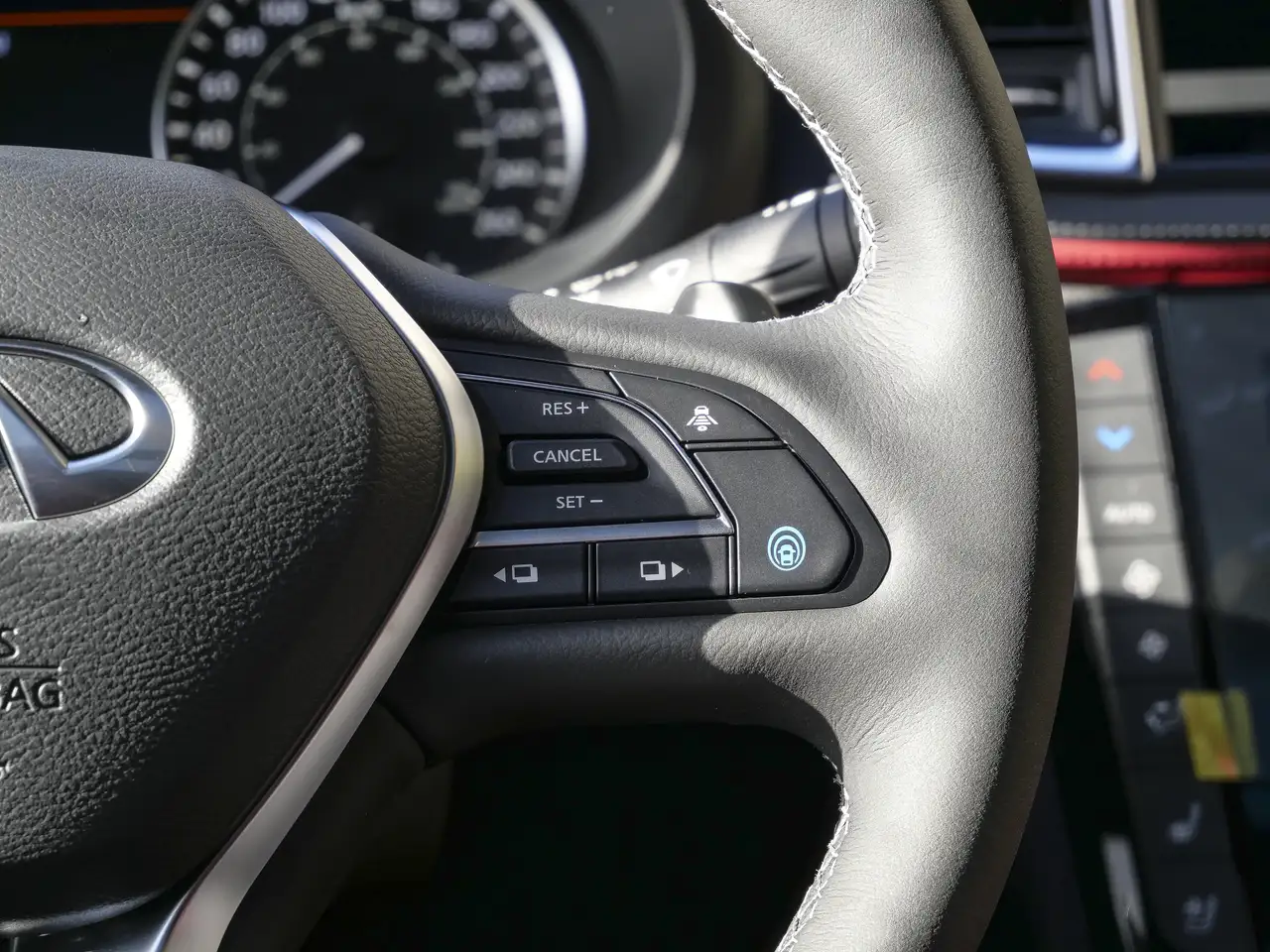 Infiniti QX50 снимка Infiniti QX50