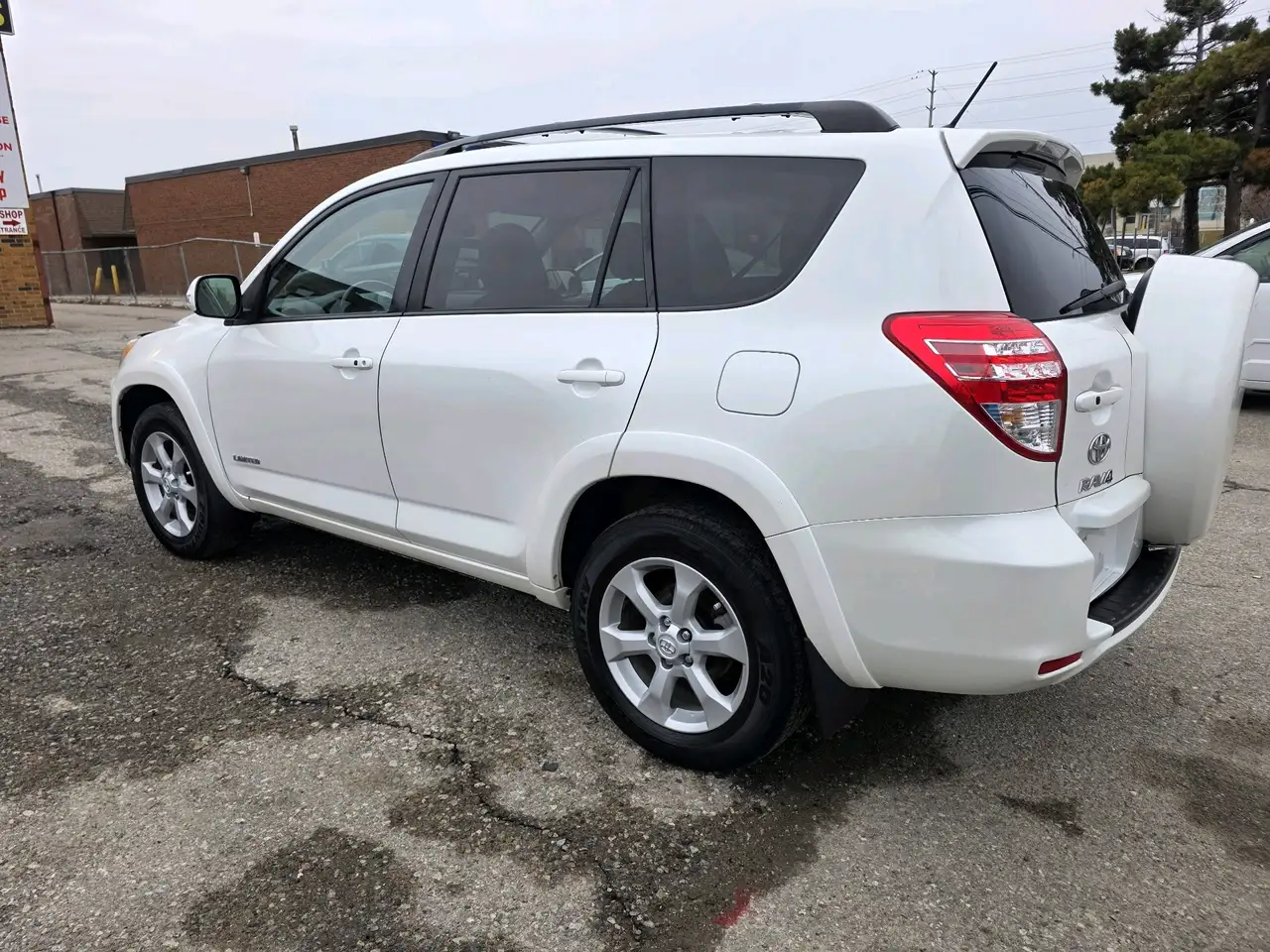 Toyota RAV 4 photo Toyota RAV 4