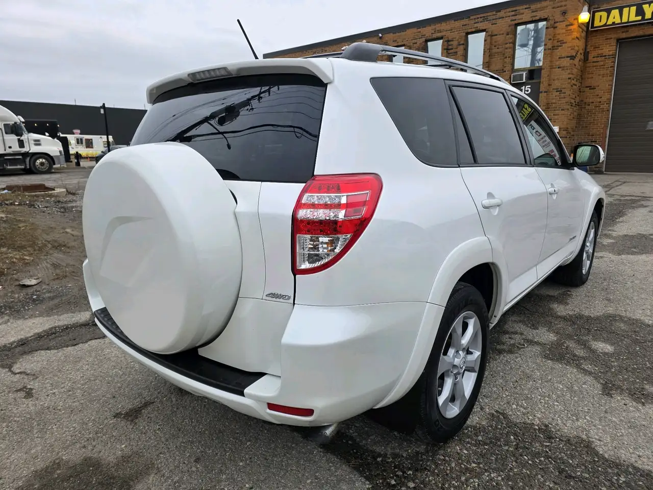 Toyota RAV 4 photo Toyota RAV 4