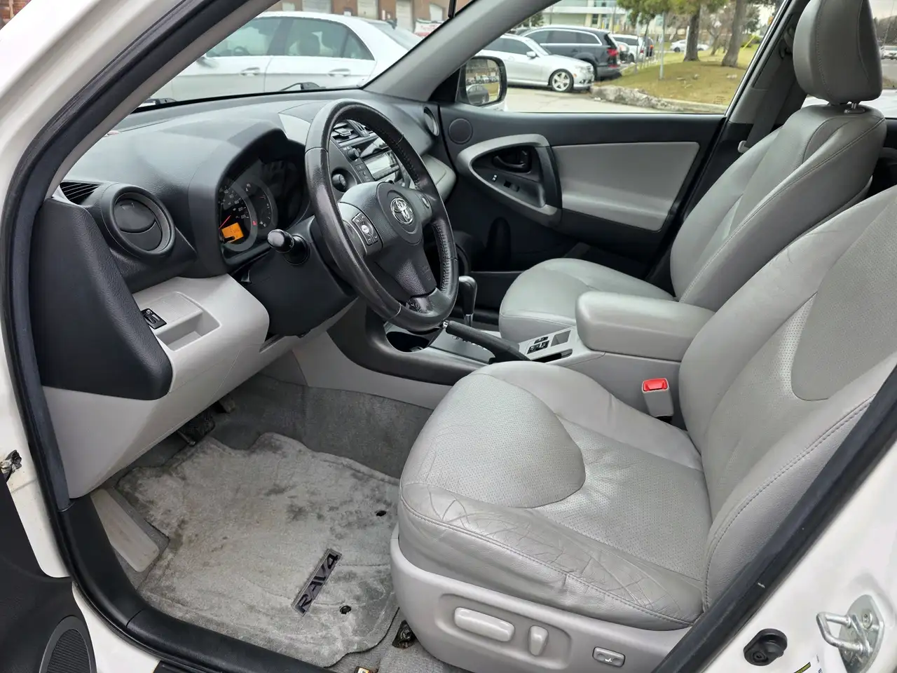 Toyota RAV 4 photo Toyota RAV 4