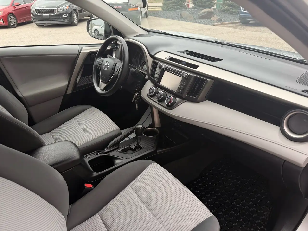 Toyota RAV 4 photo Toyota RAV 4