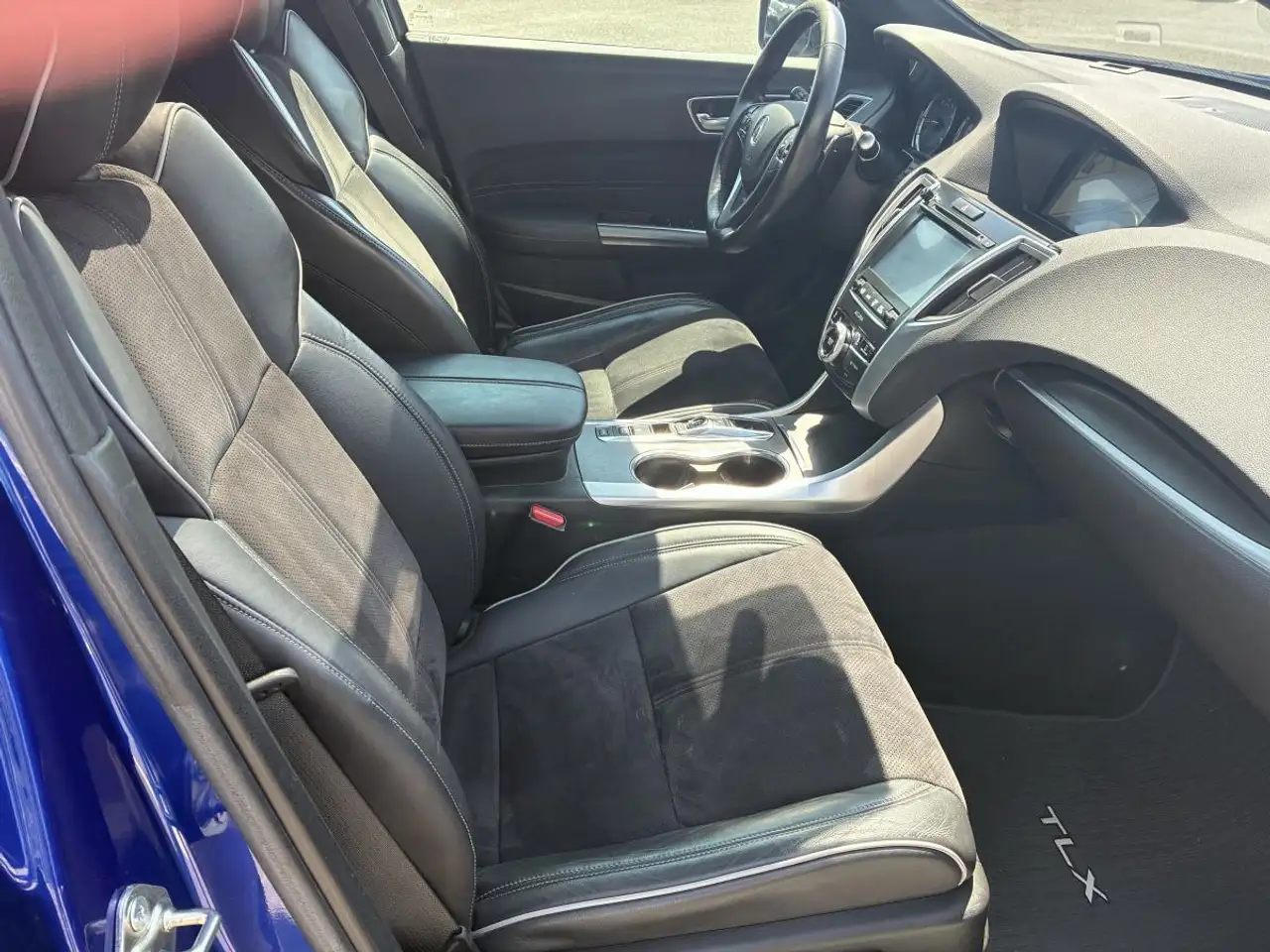 Acura TLX photo Acura TLX