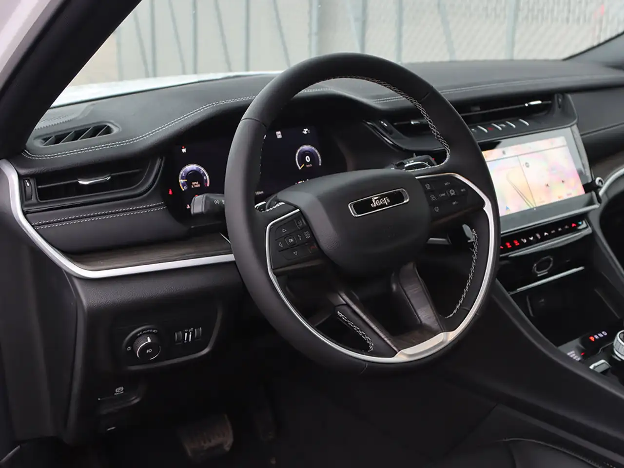Jeep Grand Cherokee снимка Jeep Grand Cherokee