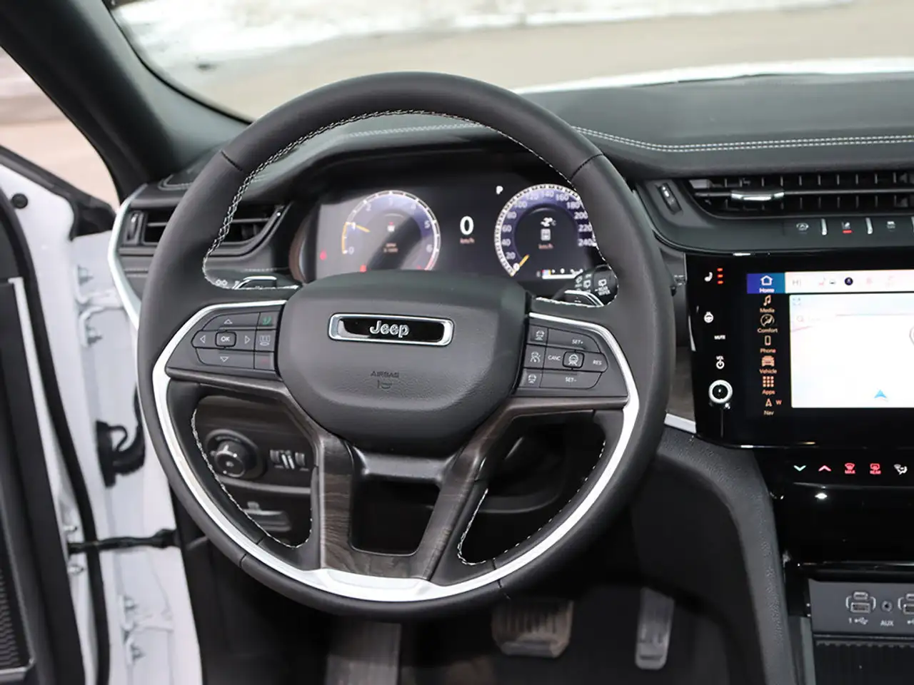 Jeep Grand Cherokee снимка Jeep Grand Cherokee