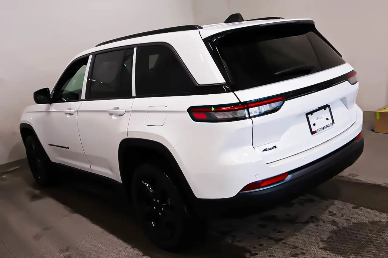 Jeep Grand Cherokee снимка Jeep Grand Cherokee