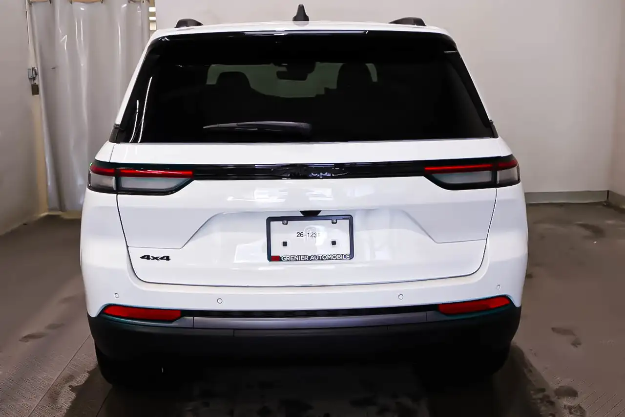 Jeep Grand Cherokee снимка Jeep Grand Cherokee