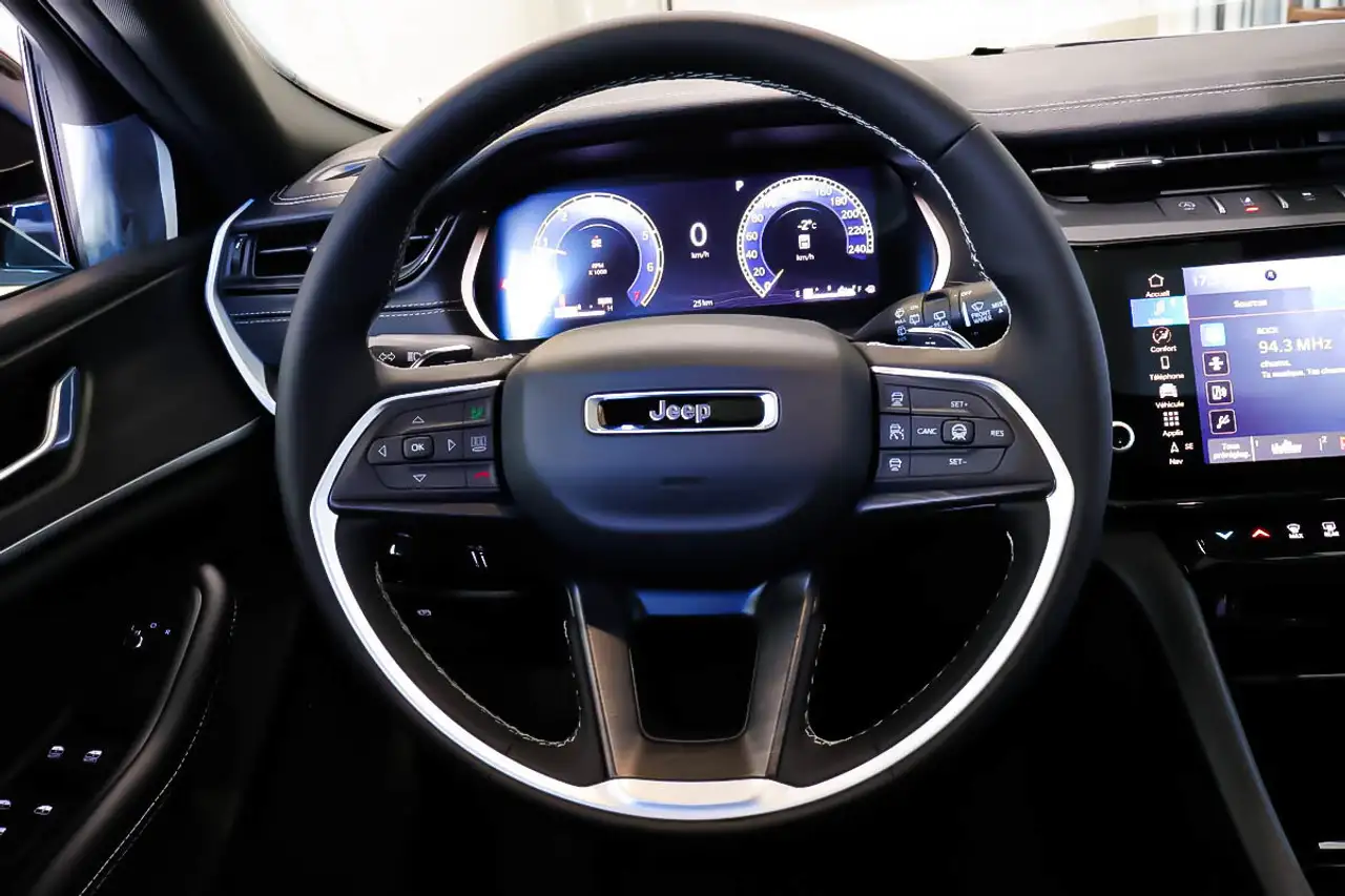 Jeep Grand Cherokee снимка Jeep Grand Cherokee