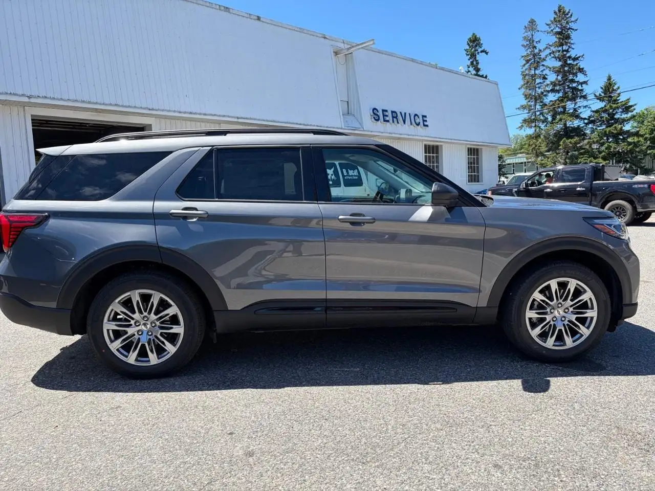 Ford Explorer снимка Ford Explorer