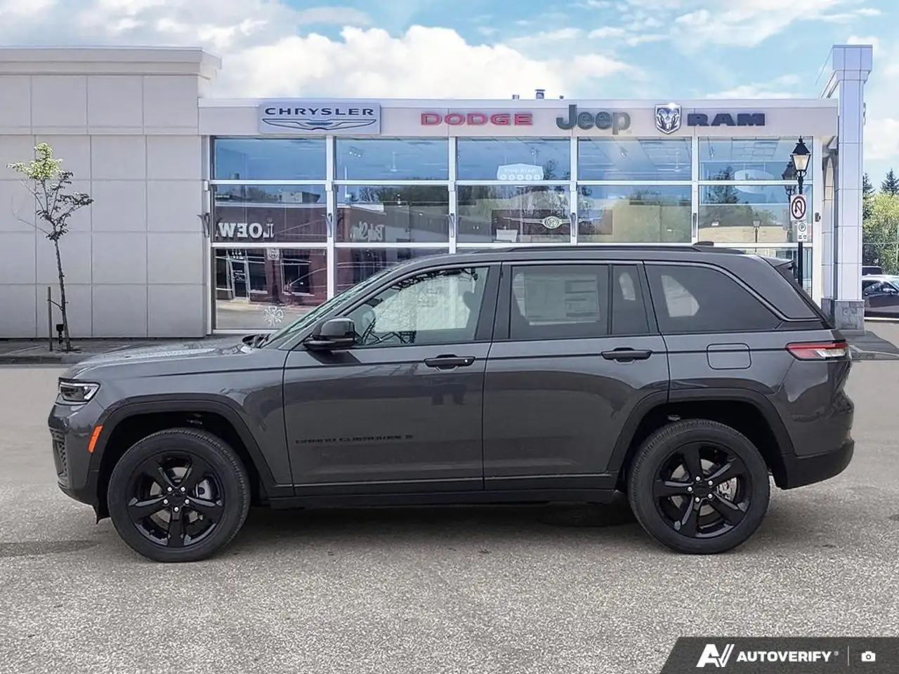 Jeep Grand Cherokee снимка Jeep Grand Cherokee