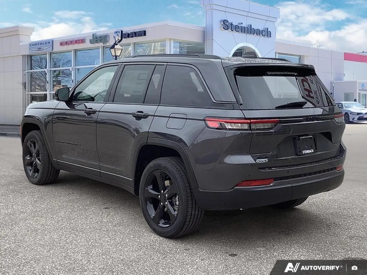 Jeep Grand Cherokee снимка Jeep Grand Cherokee