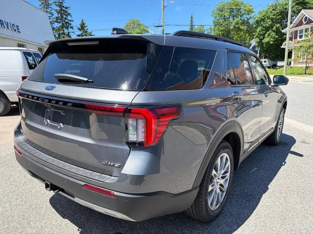 Ford Explorer снимка Ford Explorer