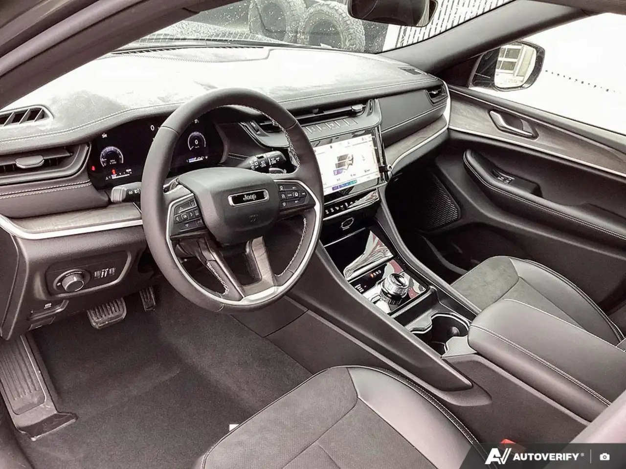 Jeep Grand Cherokee снимка Jeep Grand Cherokee