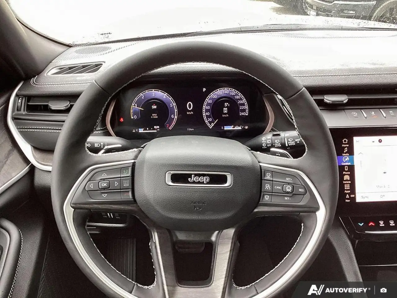 Jeep Grand Cherokee снимка Jeep Grand Cherokee