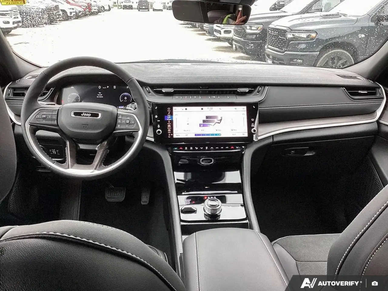 Jeep Grand Cherokee снимка Jeep Grand Cherokee