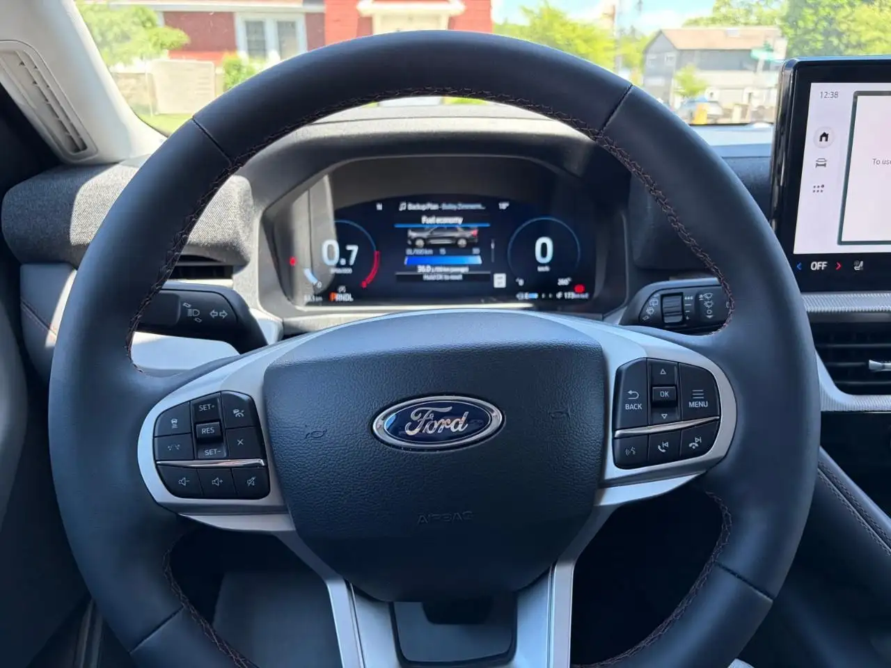 Ford Explorer снимка Ford Explorer