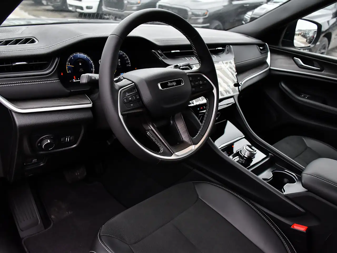 Jeep Grand Cherokee снимка Jeep Grand Cherokee