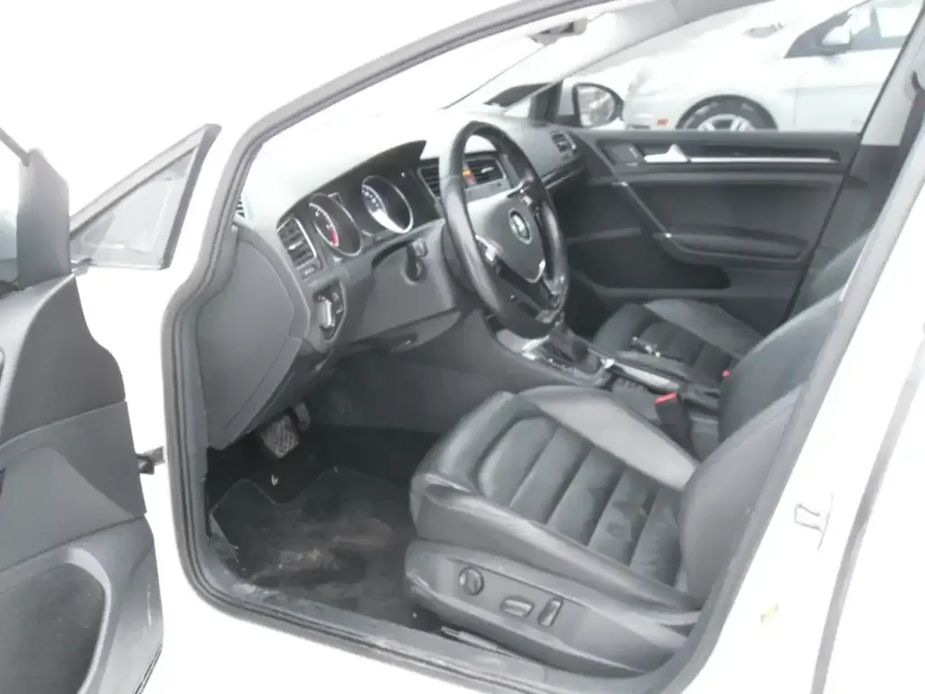 Volkswagen Golf снимка Volkswagen Golf