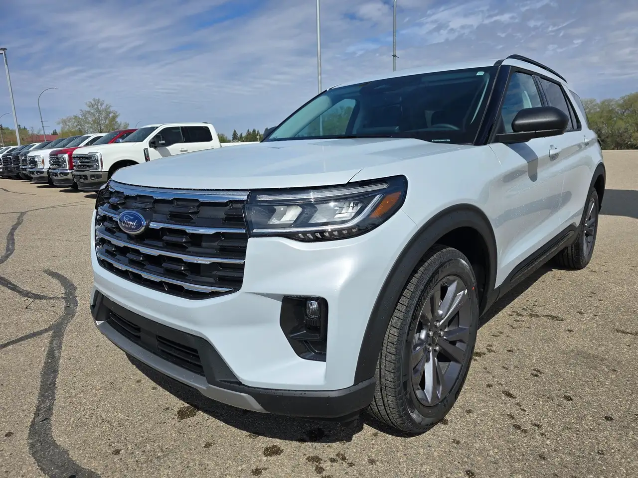 Ford Explorer photo Ford Explorer