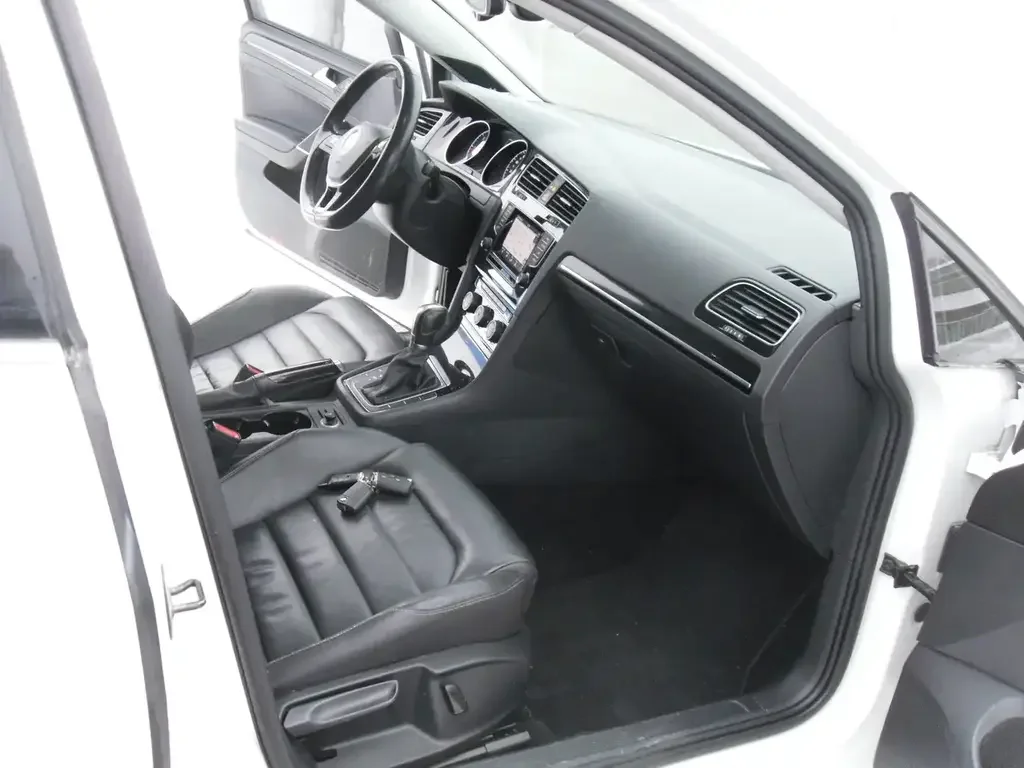 Volkswagen Golf снимка Volkswagen Golf
