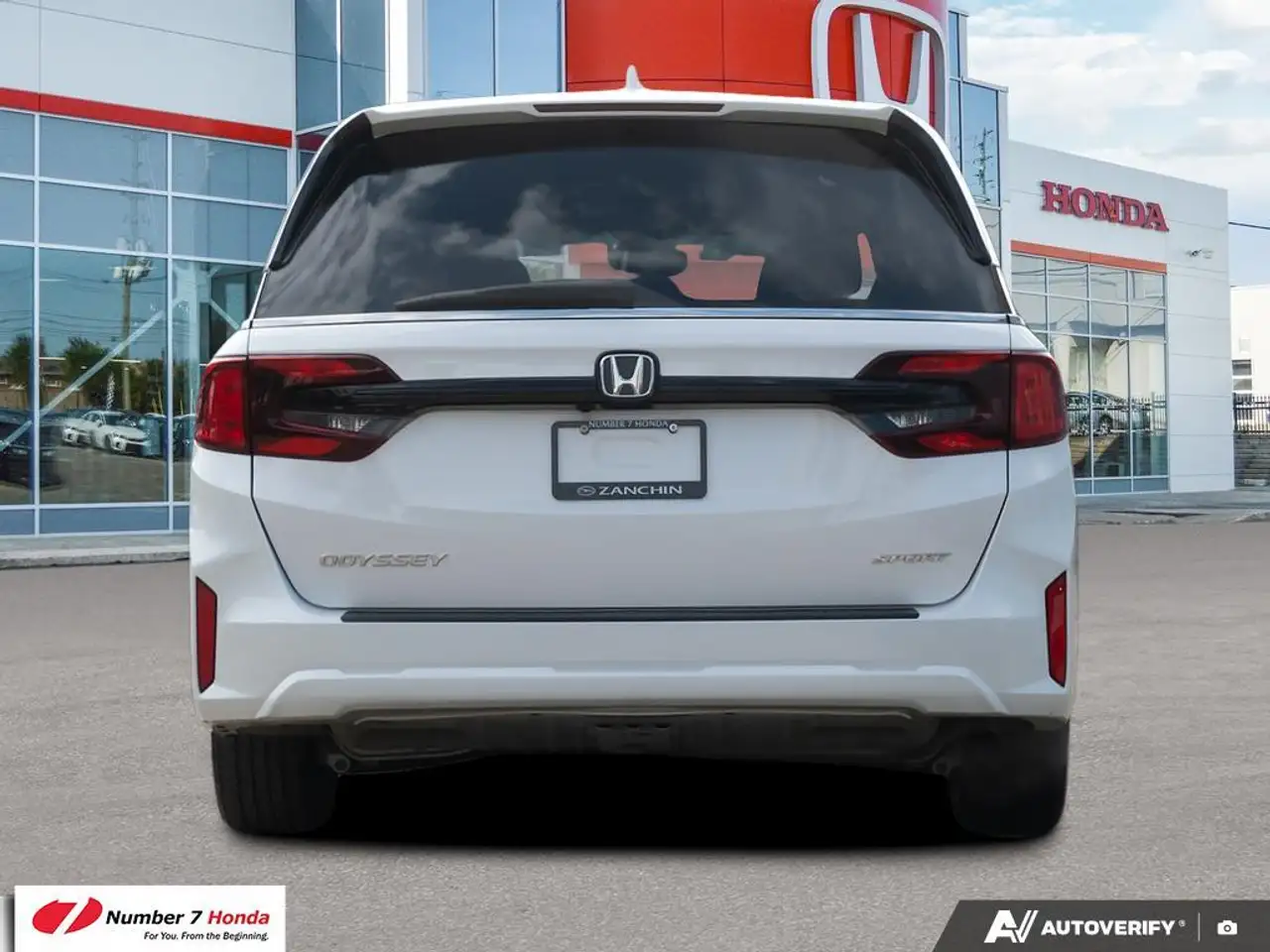 Honda Odyssey снимка Honda Odyssey