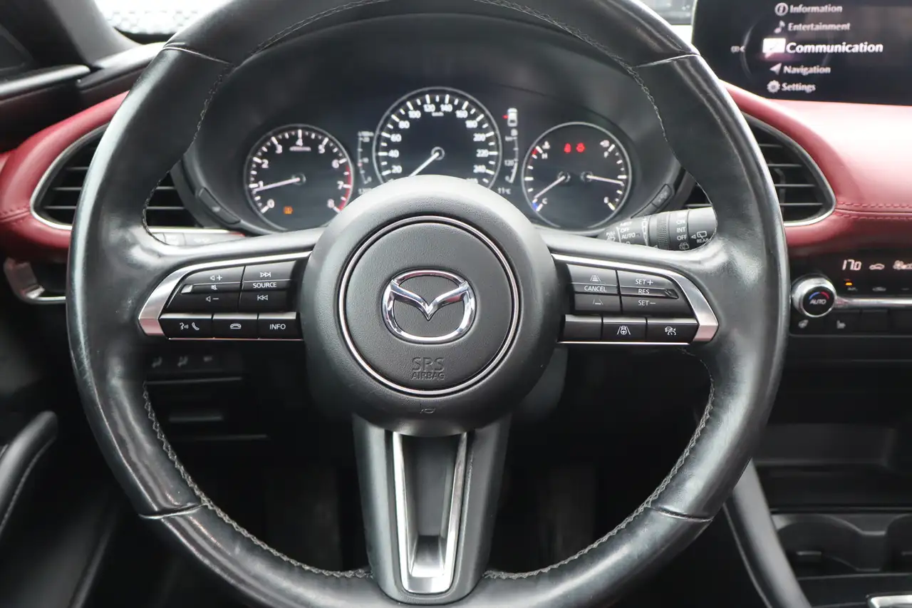 Mazda 3 снимка Mazda 3